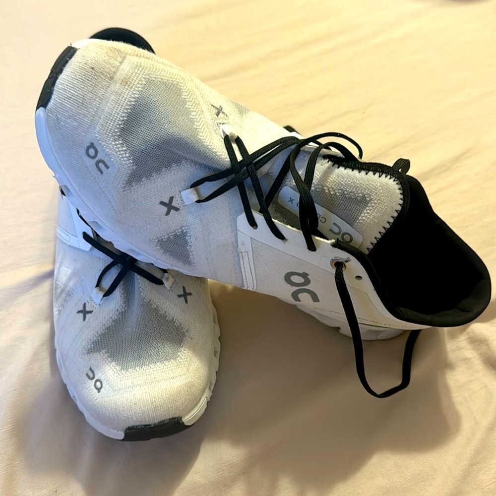 Men’s On Shoes size 8